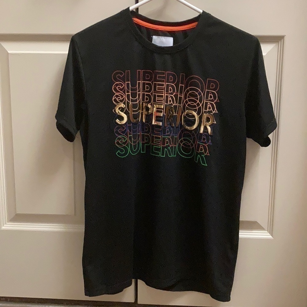 𝅺men’s “Superior” t-shirt